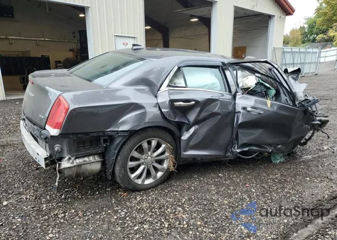2018 Chrysler 300 Limited z USA, uszkodzony, nr VIN 2C3CCAKG4JH300405